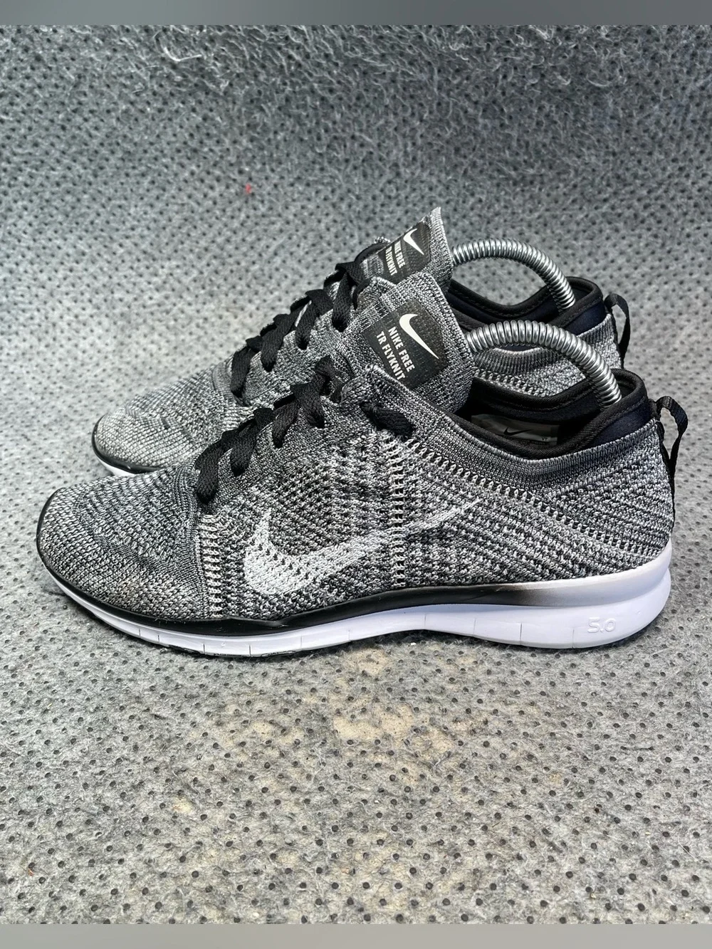 Nike Free TR Flyknit Oreo Running Shoes Size 8 Women’s.